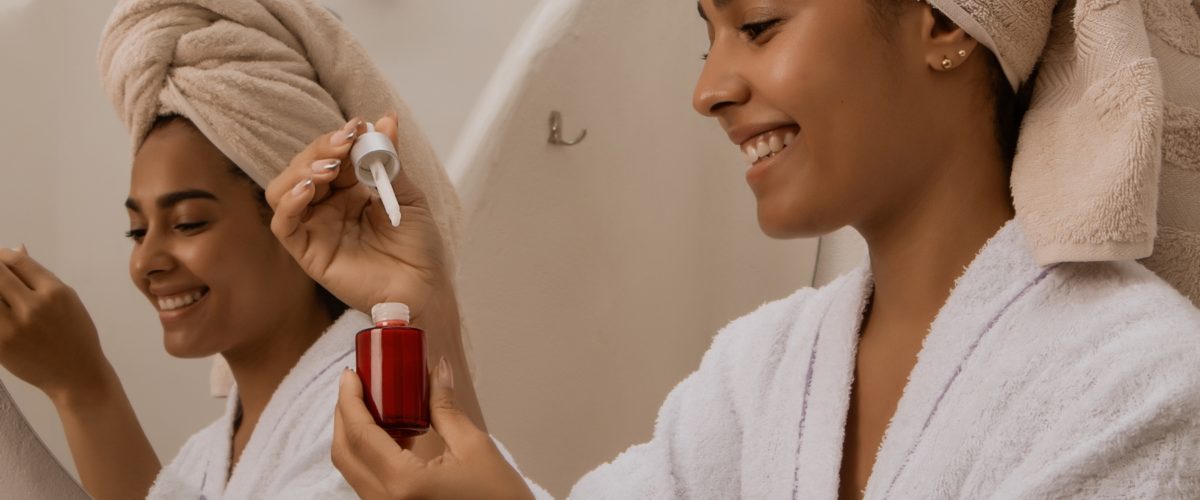 Skincare por faixa etária: como cuidar da pele aos 20, 30, 40 e após os 50 anos